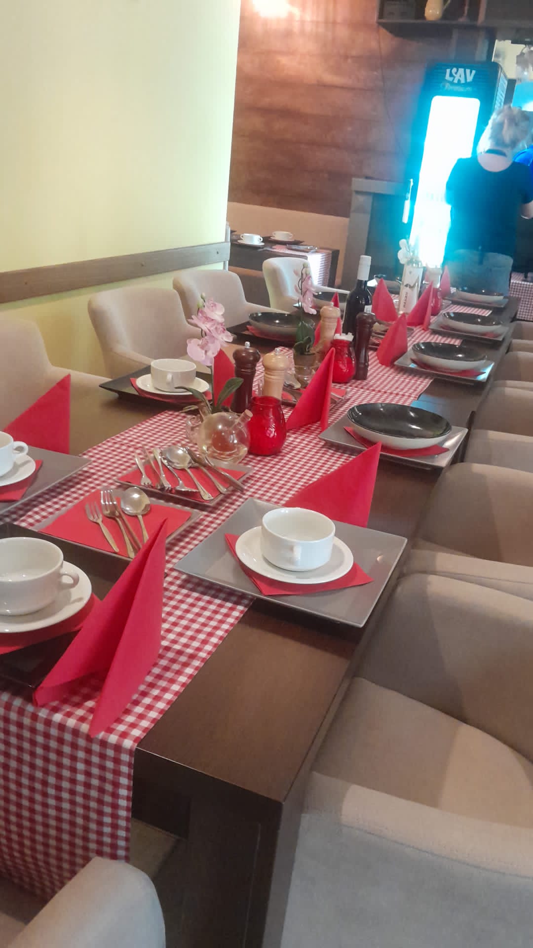 prostor-za-proslave-do-30-ljudi-u-novom-sadu